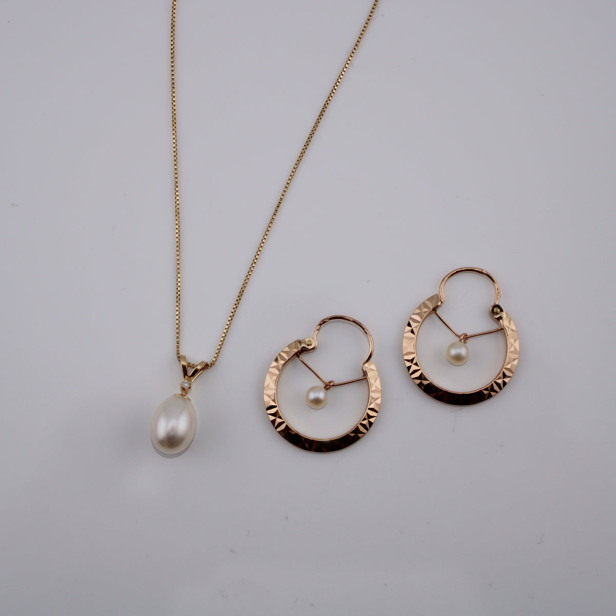 Lane Pearl Hoops