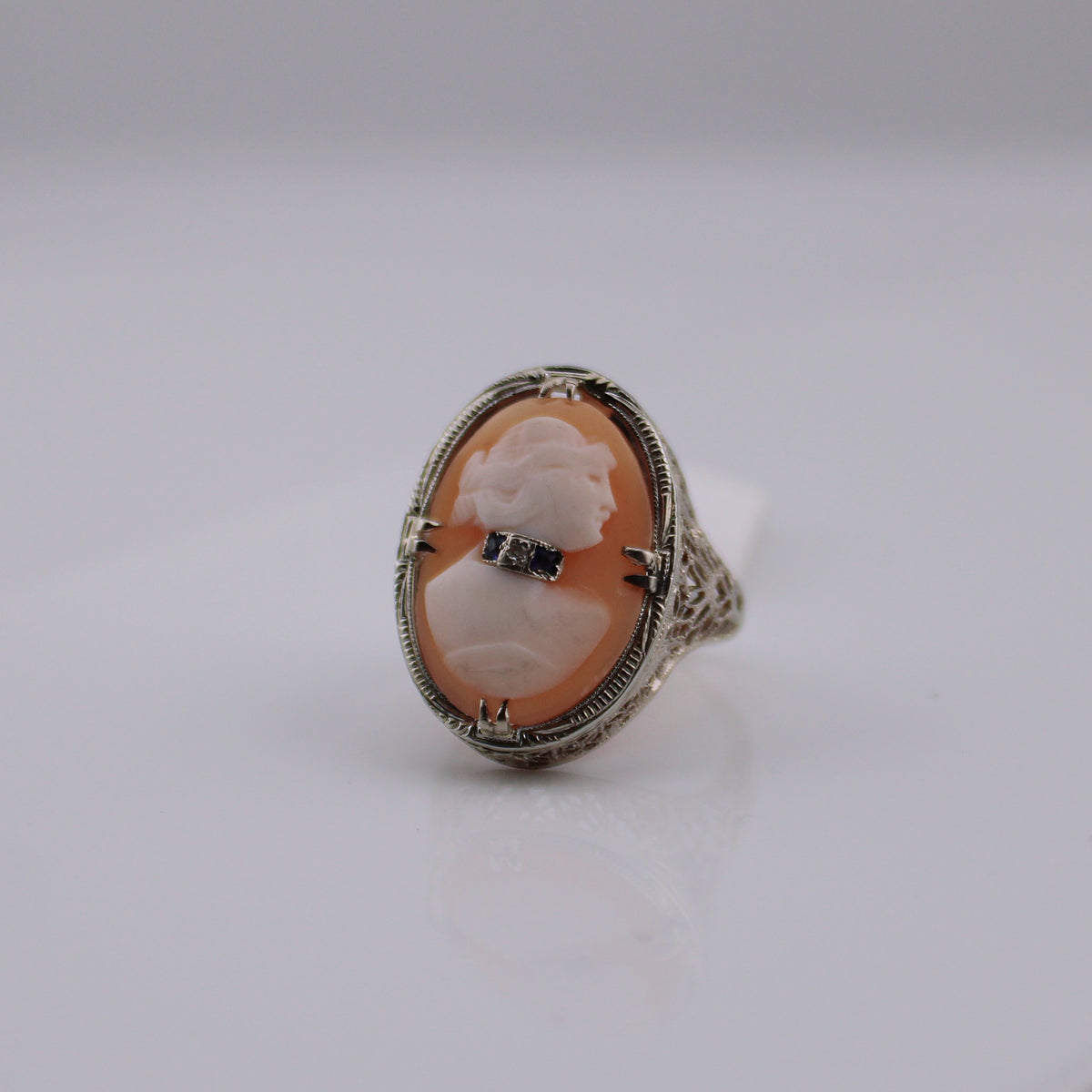 Dolly Cameo Ring